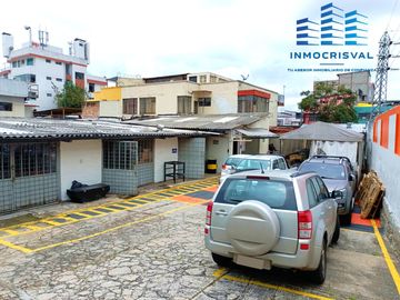 Propiedad Esquinera con 3 Frentes en el Norte de Quito 🏡 Ubicación Estratégica