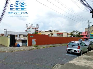 Propiedad Esquinera con 3 Frentes en el Norte de Quito 🏡 Ubicación Estratégica