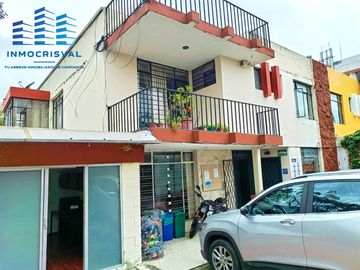 Propiedad Esquinera con 3 Frentes en el Norte de Quito 🏡 Ubicación Estratégica