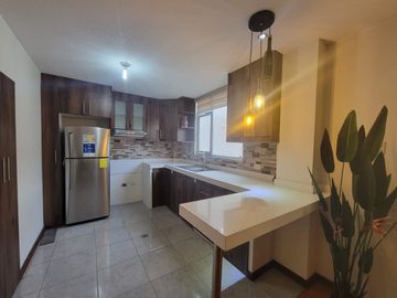 HERMOSA CASA EN EL CONJUNTO LISBOA