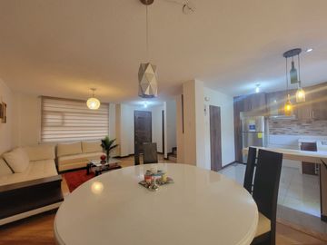 HERMOSA CASA EN EL CONJUNTO LISBOA
