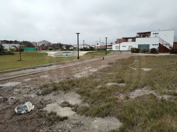 CERCA AL PORTICO Y EN ESQUINA!! , SE VENDE TERRENO DE 144 M2 EN CONDOMINIO DE CHOCALLA