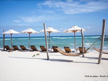 Condominio con 2 terrazas, vidta al mar y campo de golf,cuarto de servicio, alacena oculta, venta Corasol, Playa del Carmen.