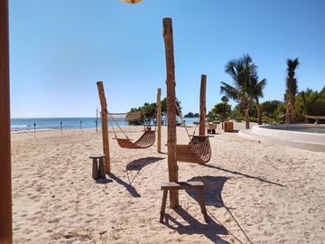 Condominio con 2 terrazas, vidta al mar y campo de golf,cuarto de servicio, alacena oculta, venta Corasol, Playa del Carmen.