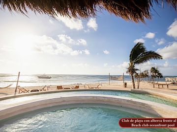 Condominio con 2 terrazas, vidta al mar y campo de golf,cuarto de servicio, alacena oculta, venta Corasol, Playa del Carmen.