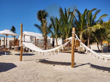 Condominio con 2 terrazas, vidta al mar y campo de golf,cuarto de servicio, alacena oculta, venta Corasol, Playa del Carmen.