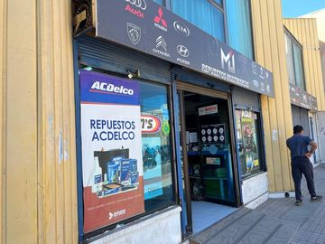 EXCELENTE PROPIEDAD COMERCIAL - PLENO CENTRO.-