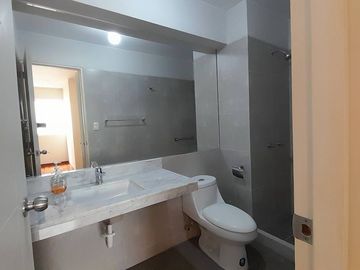 MIRAFLORES LINDO DEPARTAMENTO EN VENTA AV. RICARDO PALMA -  PARQUE TRADICIONES ¡¡NEGOCIABLE!!