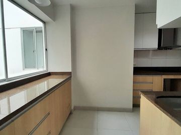 MIRAFLORES LINDO DEPARTAMENTO EN VENTA AV. RICARDO PALMA -  PARQUE TRADICIONES ¡¡NEGOCIABLE!!