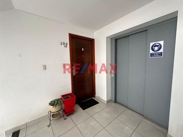Se Vende Departamento Frente Al Parque En Surco