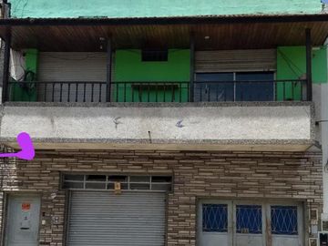 PH 3 AMBIENTES AL FRENTE CON COCHERA Y QUINCHO - PRIMER PISO POR ESCALERA - ZONA CASEROS