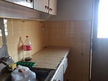 PH 3 AMBIENTES AL FRENTE CON COCHERA Y QUINCHO - PRIMER PISO POR ESCALERA - ZONA CASEROS