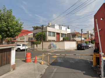 CASA EN REMATE BANCARIIO Hormiguero Coapa Villa Quietud Coyoacán