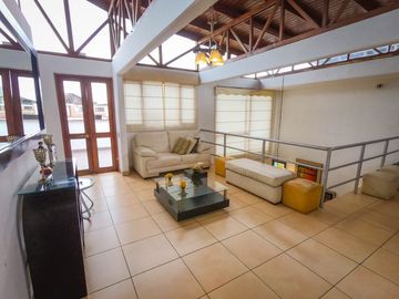 SUPER OPORTUNIDAD: VENTA GRAN DEPA EN SURCO