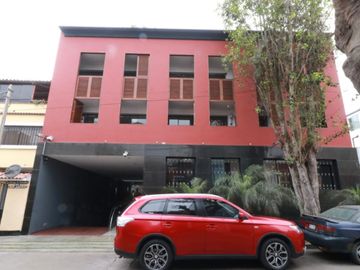 OCASION BELLO DEPARTAMENTO 2HABS/ 2COCHERAS/1DEPOSITO 1 CDRA DEL MALECON BARRANCO