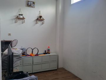 Rumah di Jual di Ketintang Furnish Dekat Royal Plaza dan Kampus Unesa Siap huni