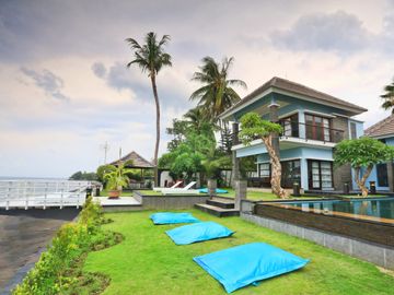 Absolute Beachfront Gem in North Bali