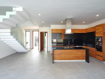 Casa en preventa, 3 rec + estudio y alberca privada, en Fluvial Vallarta