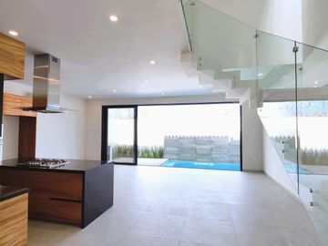 Casa en preventa, 3 rec + estudio y alberca privada, en Fluvial Vallarta