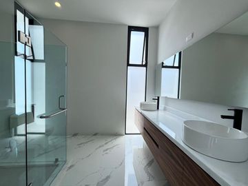 Casa en preventa, 3 rec + estudio y alberca privada, en Fluvial Vallarta
