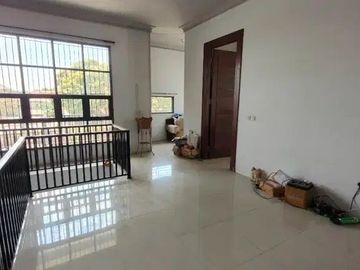 Rumah Murah di Pagesangan Baru Dekat Masjid Agung 2 Lantai Miinimalis