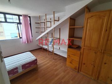 Venta De Departamento Duplex De 237 M2 A 290 Mil Dólares Negociables En Santiago De Surco