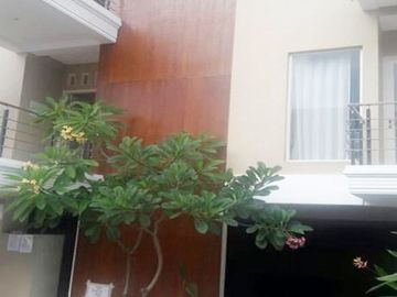 Kost Dekat Kampus UWKS, Mall Ciputra World Surabaya