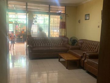 Cocok Tinggal usaha invest Area Buaran Pinggir Jalan Raya