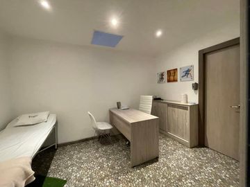 Local comercial central de Venta en Loja en la Av. Gobernación  de Mainas