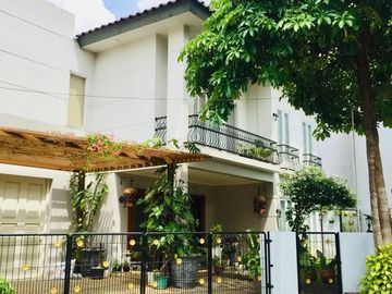 Rumah Fully Furnished 2 Lantai di Menteng Bintaro 12274-RA 0811111----
