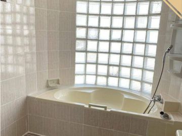 [For Sale] Windsor Tower Condominium, Spacious Room