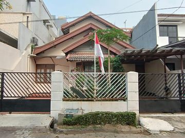 Dijual Cepat Rumah di Puter, Bintaro Sektor 5, Nego Sampai Jadi