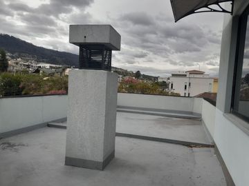 VENDO PROPIEDAD CON 2 CASAS EN URBANIZACION LA CATOLICA CUMBAYA, EXCECLENTE UBICACION A 5 MINUTOS DE LA UNIVERSIDAD SAN FRANCISCO