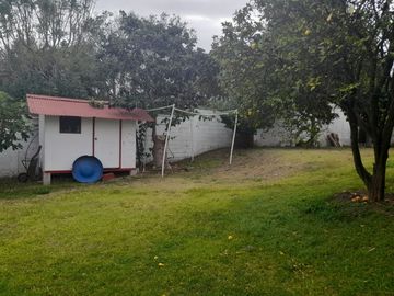 VENDO PROPIEDAD CON 2 CASAS EN URBANIZACION LA CATOLICA CUMBAYA, EXCECLENTE UBICACION A 5 MINUTOS DE LA UNIVERSIDAD SAN FRANCISCO