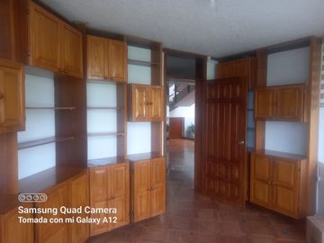 VENDO PROPIEDAD CON 2 CASAS EN URBANIZACION LA CATOLICA CUMBAYA, EXCECLENTE UBICACION A 5 MINUTOS DE LA UNIVERSIDAD SAN FRANCISCO