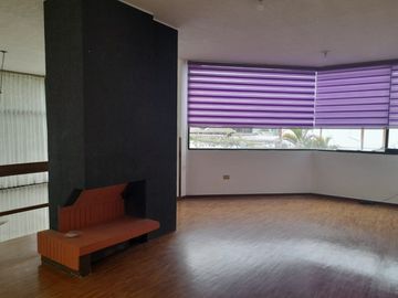 VENDO PROPIEDAD CON 2 CASAS EN URBANIZACION LA CATOLICA CUMBAYA, EXCECLENTE UBICACION A 5 MINUTOS DE LA UNIVERSIDAD SAN FRANCISCO