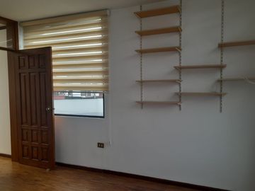 VENDO PROPIEDAD CON 2 CASAS EN URBANIZACION LA CATOLICA CUMBAYA, EXCECLENTE UBICACION A 5 MINUTOS DE LA UNIVERSIDAD SAN FRANCISCO