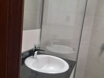 VENDO PROPIEDAD CON 2 CASAS EN URBANIZACION LA CATOLICA CUMBAYA, EXCECLENTE UBICACION A 5 MINUTOS DE LA UNIVERSIDAD SAN FRANCISCO