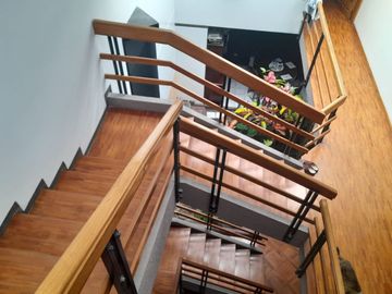 VENDO PROPIEDAD CON 2 CASAS EN URBANIZACION LA CATOLICA CUMBAYA, EXCECLENTE UBICACION A 5 MINUTOS DE LA UNIVERSIDAD SAN FRANCISCO