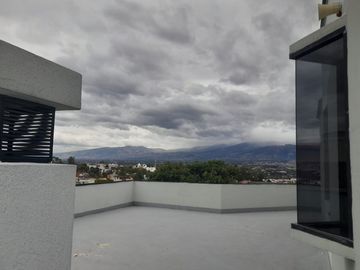 VENDO PROPIEDAD CON 2 CASAS EN URBANIZACION LA CATOLICA CUMBAYA, EXCECLENTE UBICACION A 5 MINUTOS DE LA UNIVERSIDAD SAN FRANCISCO