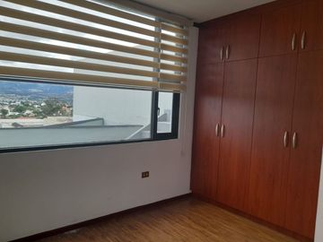 VENDO PROPIEDAD CON 2 CASAS EN URBANIZACION LA CATOLICA CUMBAYA, EXCECLENTE UBICACION A 5 MINUTOS DE LA UNIVERSIDAD SAN FRANCISCO