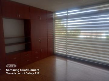 VENDO PROPIEDAD CON 2 CASAS EN URBANIZACION LA CATOLICA CUMBAYA, EXCECLENTE UBICACION A 5 MINUTOS DE LA UNIVERSIDAD SAN FRANCISCO