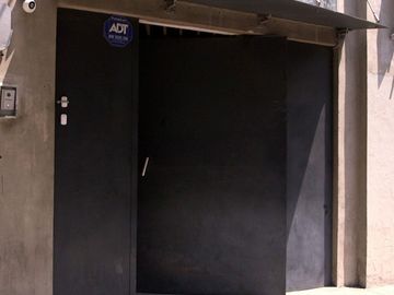 VENTA EDIFICIO, HOSTAL, IZTAPALAPA, CANAL DEL MORAL, LEYES DE REFORMA