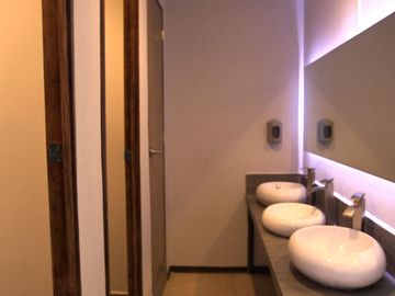 VENTA EDIFICIO, HOSTAL, IZTAPALAPA, CANAL DEL MORAL, LEYES DE REFORMA