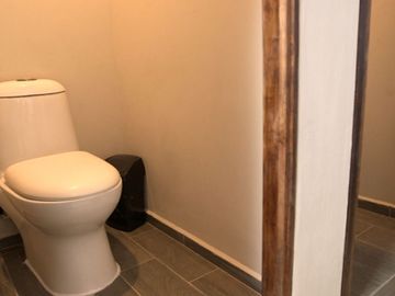 VENTA EDIFICIO, HOSTAL, IZTAPALAPA, CANAL DEL MORAL, LEYES DE REFORMA