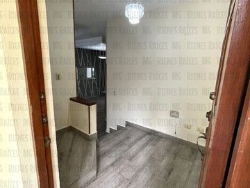 CASA EN VENTA EN PRIVADA BOSQUES DEL CONTRY, A 120 METROS DEL PARQUE, CON ASADOR Y BARRA