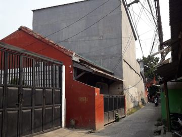 Rumah Akses 1 Mobil, 30 Meter Ke Jalan Munjul Raya