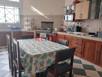 SE VENDE LINDA CASA DE 2 PISOS.EN NVO CHIMBOTE. URB. LAS CASUARINAS ID 1082007