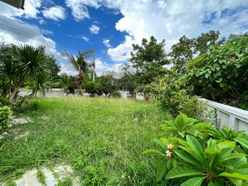 Spacious house for sale on the corner beside the lake in Mooban Ornsirin 3 San Pu Loei, Doi Saket