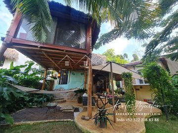 Se vende casa en Sayulita rodeada de hermosa vegetación ideal para rentas y vivir en paz
